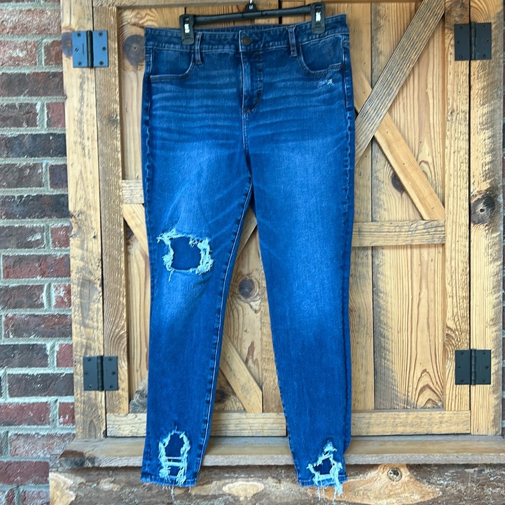 American Eagle distressed/ripped style skinny jeans